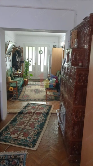 zona Grivitei-Pta Mare Vila P+1, 6 camere, 2 bai teren 242mp deschidere 10 m la strada - imagine 8