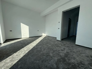 Despartit prin camera tehnica.Disponibil imediat.Luminos.Teren generos - imagine 7