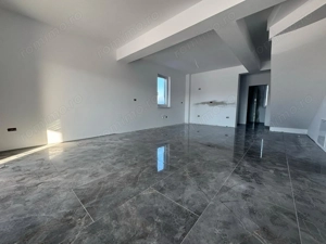 Despartit prin camera tehnica.Disponibil imediat.Luminos.Teren generos - imagine 4