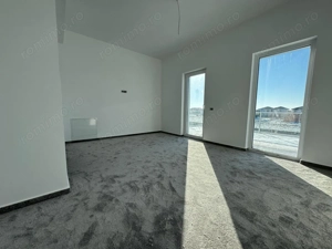 Despartit prin camera tehnica.Disponibil imediat.Luminos.Teren generos - imagine 8