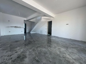 Despartit prin camera tehnica.Disponibil imediat.Luminos.Teren generos - imagine 3