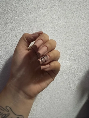 Manichiură cu gel   la preț accesibil!