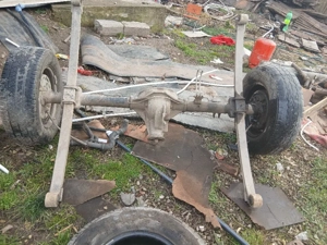 vând grup de ford trazit de 24  si alte  piese de ford trazit  chiulasa  injectoare pompă de apa far