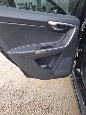  Volvo XC 60 - imagine 5