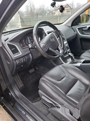  Volvo XC 60 - imagine 8