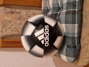 Vând Mingi Fotbal Adidas Starlancer și mănuși de portar Puma (culoare roșu sau verde),