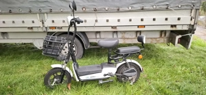 Vand scuter electric 