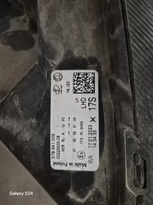 Far Skoda Karoq  - imagine 2