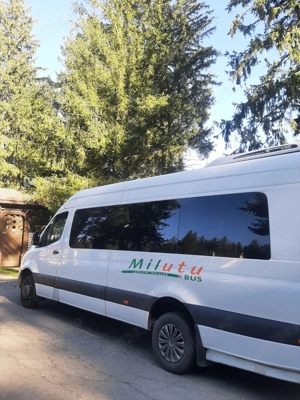 Închirieri autocare și microbuze - transportăm persoane în siguranță și confort din 2007