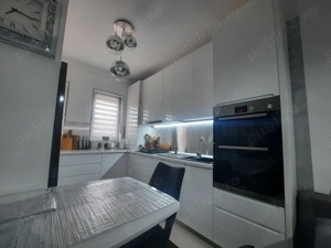 Direct proprietar - apartament cu gradina proprie, parcare privata si acces dublu in zona Dealuri - imagine 3