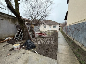 Casa cu 2 camere,centrala proprie, garaj,teren 350 mp ,zona Blascovici - imagine 10
