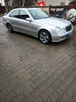 Dezmembrez Mercedes Benz E class W211 2.2 cdi 2004