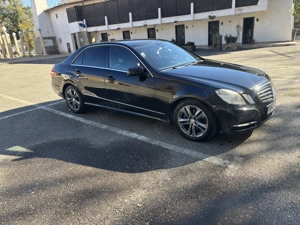 Vând Mercedes E class  - imagine 2