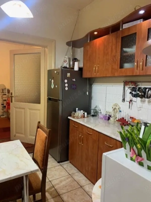 Vand casa situata central , str.L.Rebreanu , langa parcul din strand - imagine 9