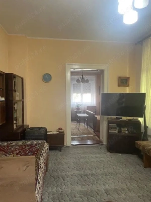 Vand casa situata central , str.L.Rebreanu , langa parcul din strand - imagine 18