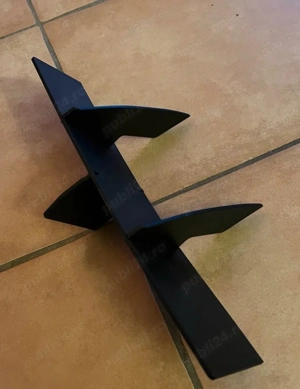 organizator torpedou Tesla 3