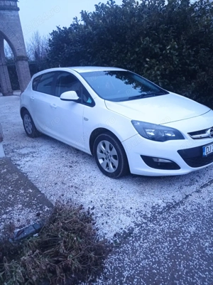 Opel Astra j 1 7 2015 - imagine 4