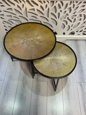 De vânzare un set de măsuțe!!