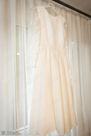 Rochie de mireasă superbă, stil minimalist cu mâneci prețioase (Stare impecabilă)