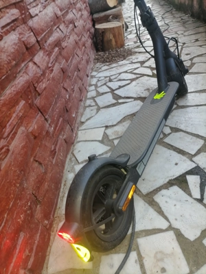 Vând schimb trotineta electrică Xiaomi  - imagine 5