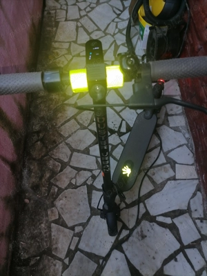 Vând schimb trotineta electrică Xiaomi  - imagine 3