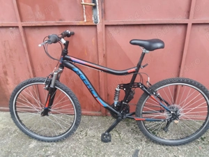 Vând.  bicicleta. noua