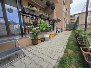 Gradina proprie. Mobilat si utilat complet. Doua bai. Aproape de Eso - imagine 14