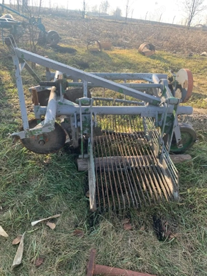 Utilaj masina  de scos cartofi  - imagine 3