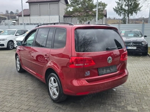 Volkswagen Touran 7 locuri 1.6 TDI 105 CP - imagine 2