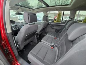 Volkswagen Touran 7 locuri 1.6 TDI 105 CP - imagine 9