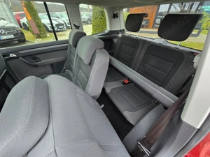 Volkswagen Touran 7 locuri 1.6 TDI 105 CP - imagine 10