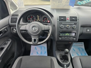 Volkswagen Touran 7 locuri 1.6 TDI 105 CP - imagine 11