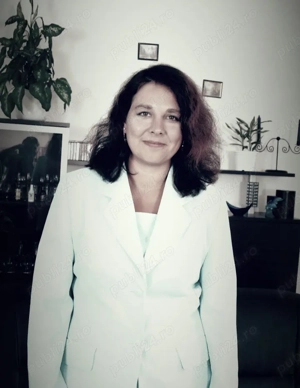 am ajuns la voi discretie igiena jucari singura doamna selecta de la telefon am sani nr 4 cu forme 