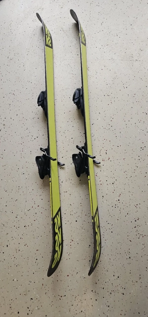 Schiuri (schi) copii K2 Poacher Junior 129 cm + legături FDT K2 (plus bete cadou)