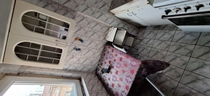 Închiriez apartament la curte la etaj - imagine 4