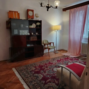 Închiriez apartament cu 2 camere 