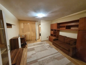 Particular ofer garsoniera (la baza Colinei Universitatii)