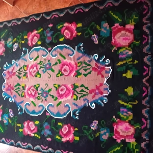 Covor cu model traditional