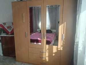 Vînd dulap dormitor