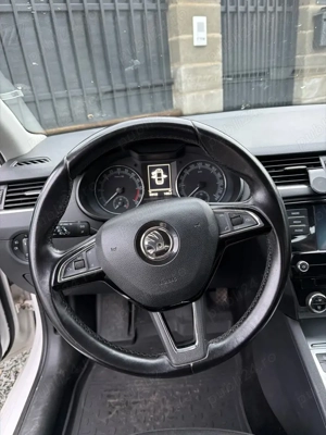 Skoda Octavia  - imagine 9