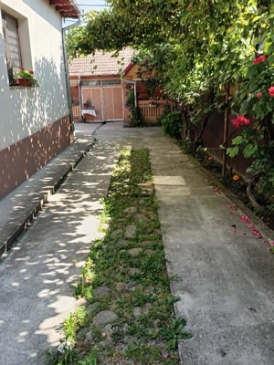 Vand casa si teren in Comanesti - imagine 8