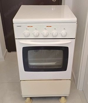  Aragaz cu plita si cuptor-alimentare pe gaz, producator Zanussi, alb