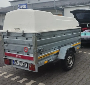Remorca 750kg acoperită cu capac 