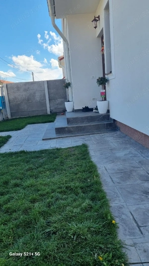 Proprietar vând jumate de duplex cu 5 camere în SĂCĂLAZ  - imagine 3