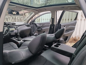 NIssan Qashqai TeknaDCINaviLedXenonCmr360PanoramicSemipieleKeyLesGoInczScauneJanteBicolore etc  - imagine 8