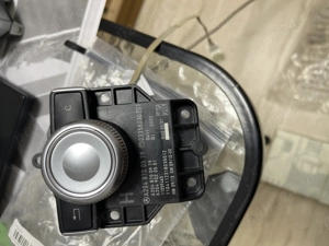 Unitate de control a sistemului de infotainment (MMI) cu joystick pentru un Mercedes-Benz C-Class
