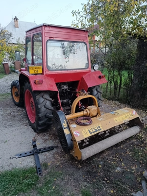 Tractor Universal 445 - imagine 3