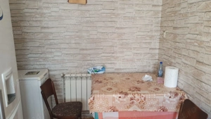 Casă locuibila, singur in curte. - imagine 3