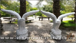 Statuetă vultur pe stâncă, șoim, alb marmorat, model S35.