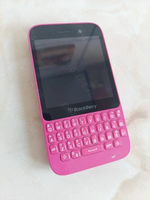 [Q5] Vând BlackBerry Q5 pink (roz) [pentru piese] [poze reale]